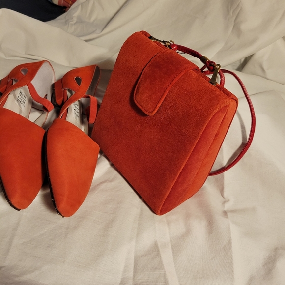 Nine West Red suede flats size 10 and purse pocketbook bag - Picture 6 of 6